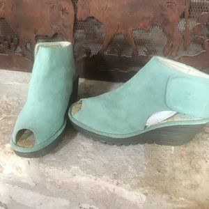 "FLY LONDON" YONE PEEP TOE SUEDE SHOES